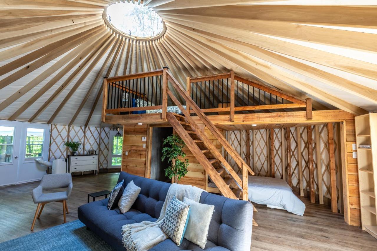 Yourtes Glamping Du Poisson Blanc Notre-Dame-du-Laus Екстериор снимка