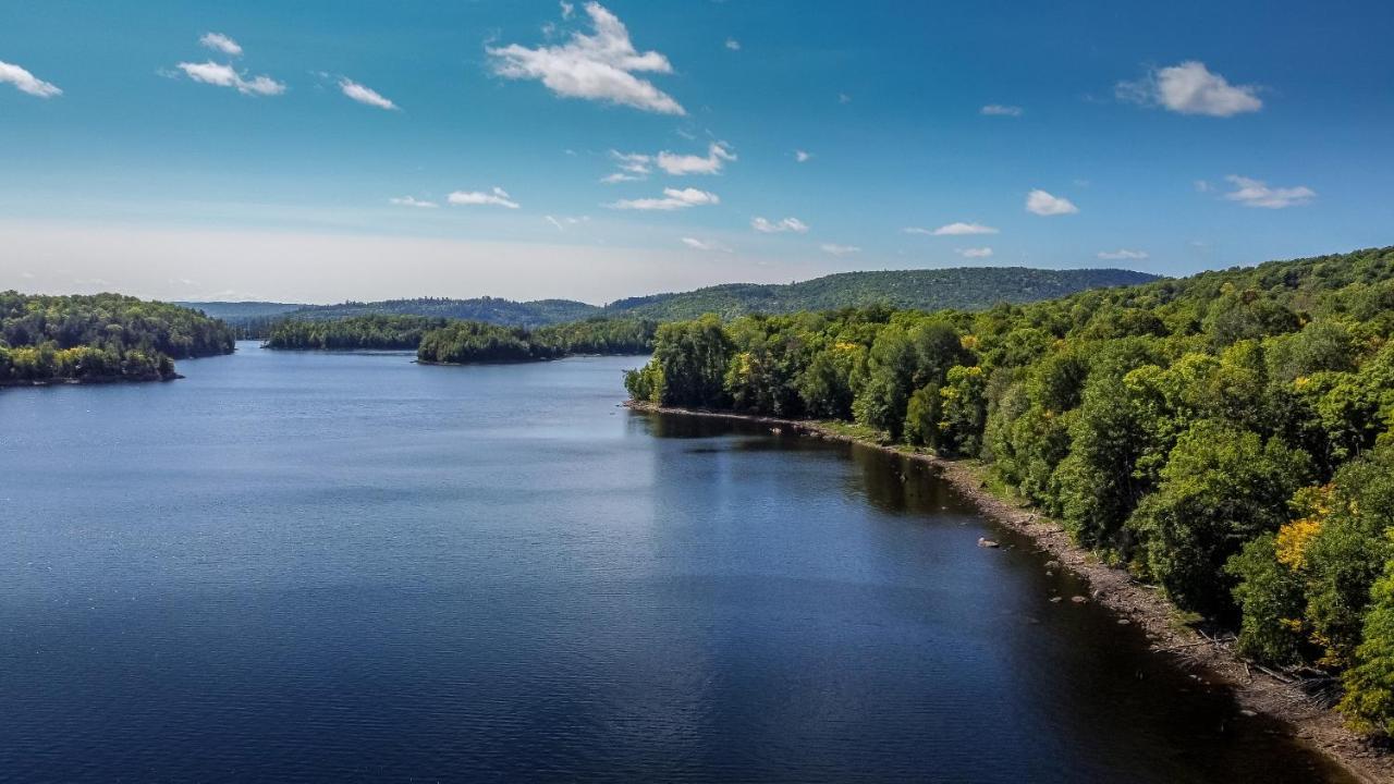 Yourtes Glamping Du Poisson Blanc Notre-Dame-du-Laus Екстериор снимка