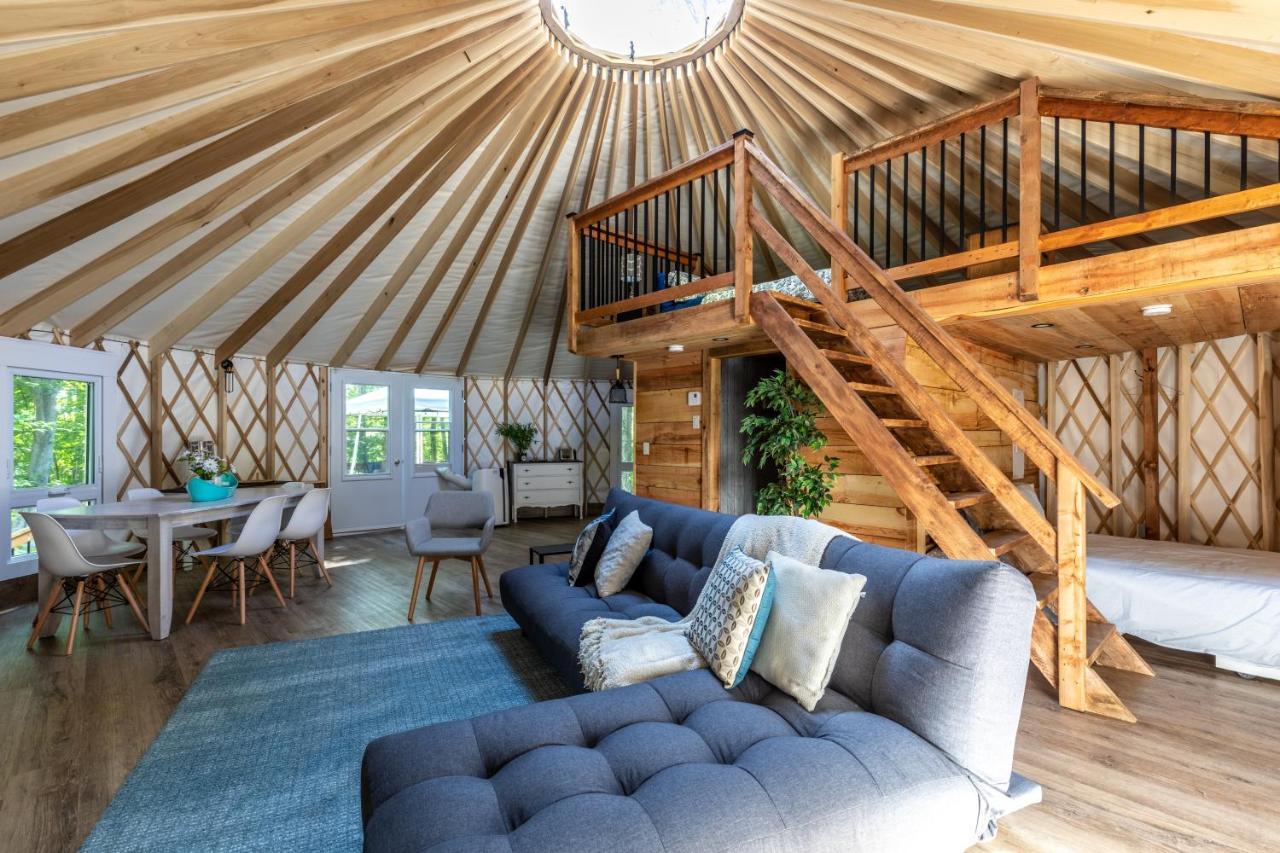 Yourtes Glamping Du Poisson Blanc Notre-Dame-du-Laus Екстериор снимка