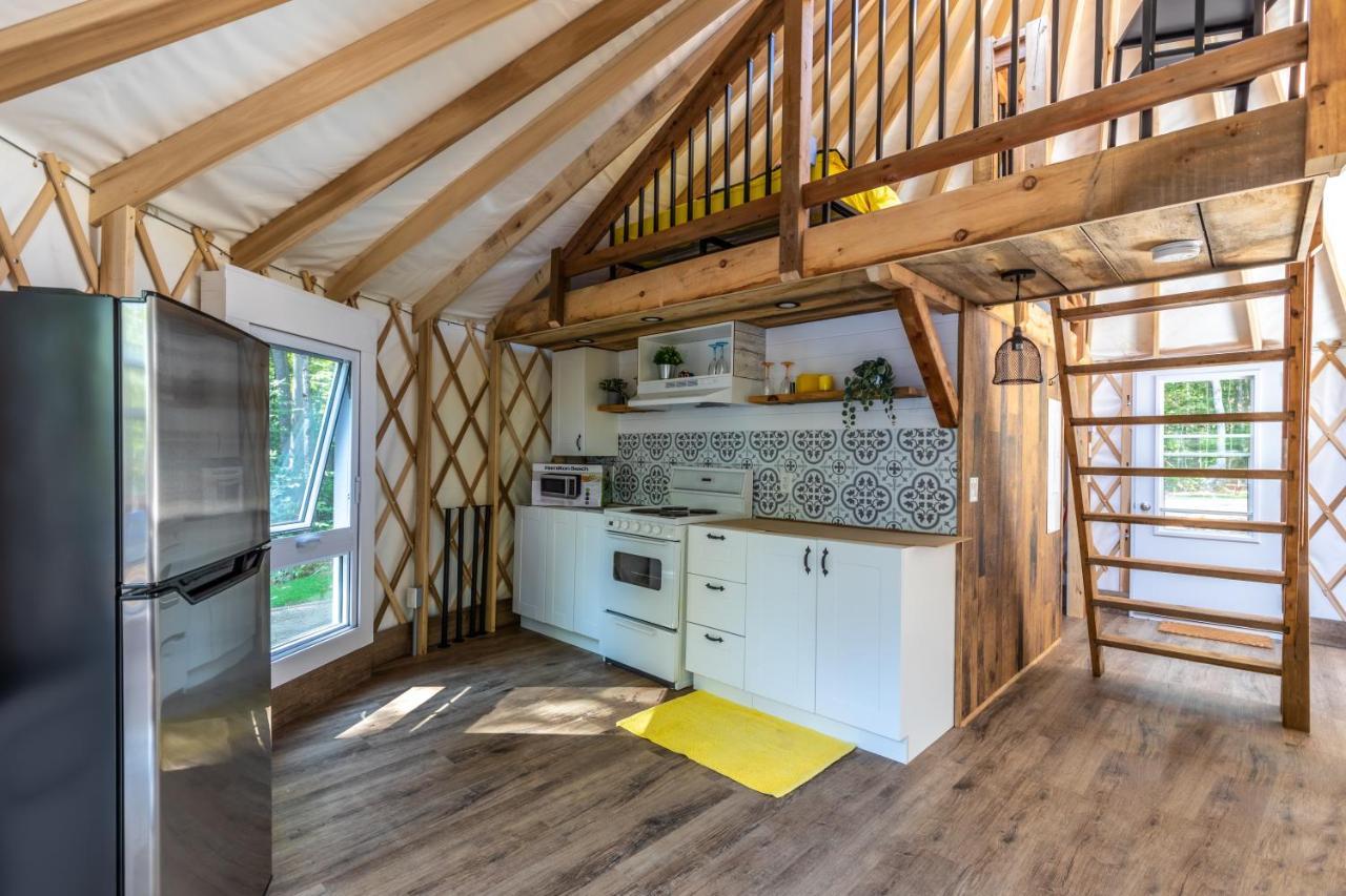 Yourtes Glamping Du Poisson Blanc Notre-Dame-du-Laus Екстериор снимка